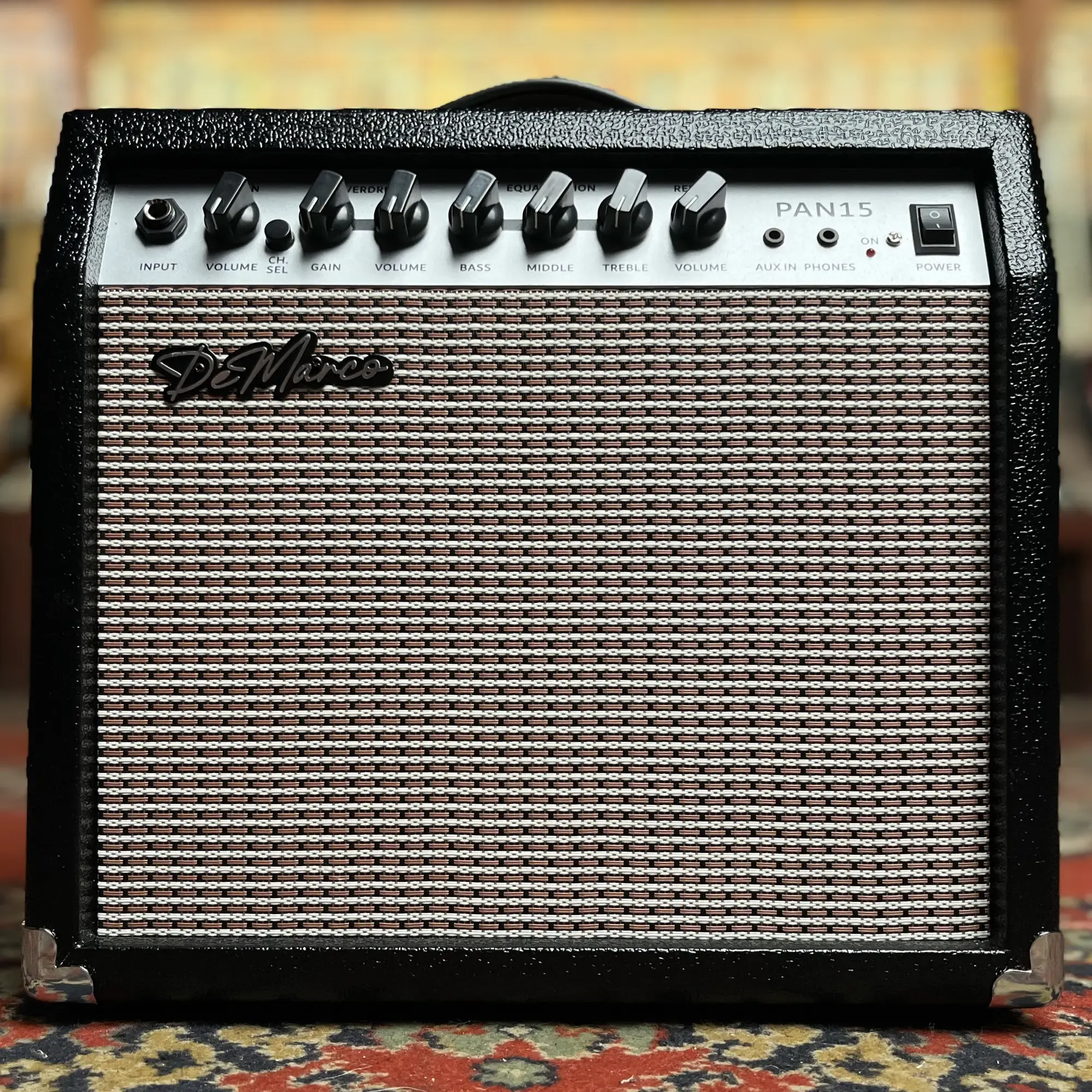 Комбоусилитель для электрогитары DeMarco DMPAN-15 Black 15W 1x8