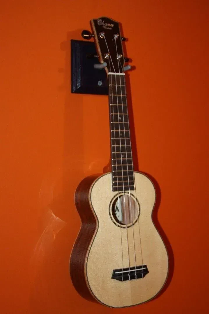 Ohana SK-70BA Solid Spruce & Applewood Matte Soprano Ukulele + Bag -Demo