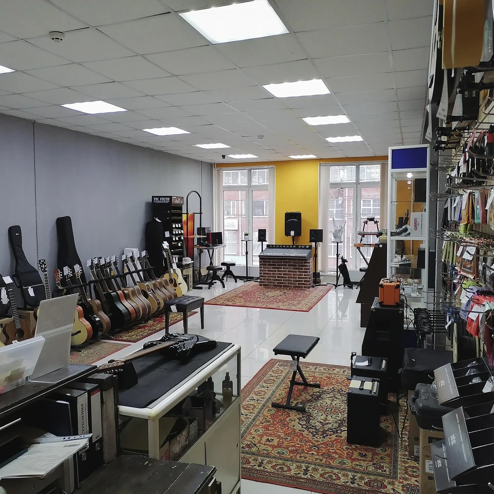 SKIFMUSIC — музыкальный магазин в Томске