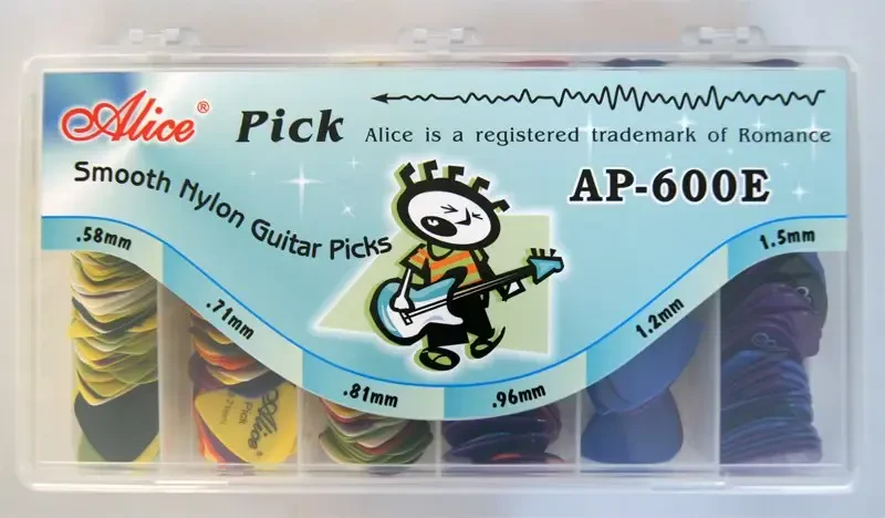 Коробка нейлоновых медиаторов Alice AP-600E 600шт, 6 толщин