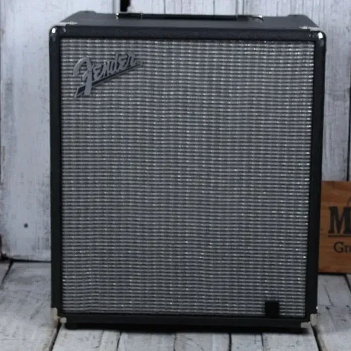 Б/У Басовый комбоусилитель Fender Rumble 100, транзисторный, 100W, 1x12