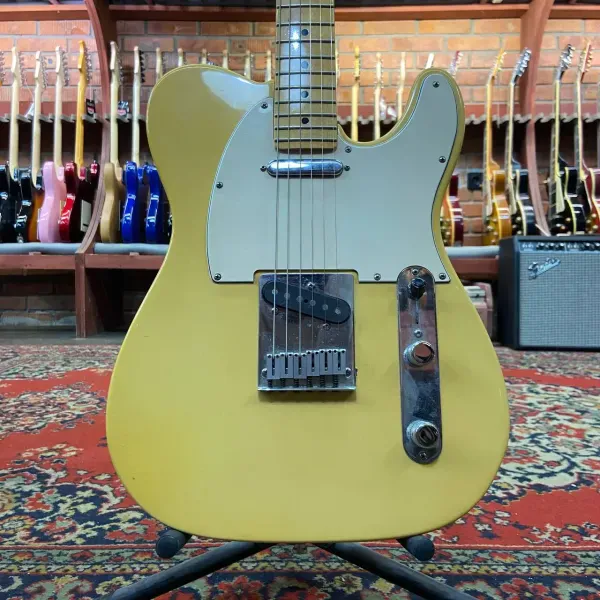 Электрогитара Fender American Standard Telecaster S-S Blonde USA W/Case