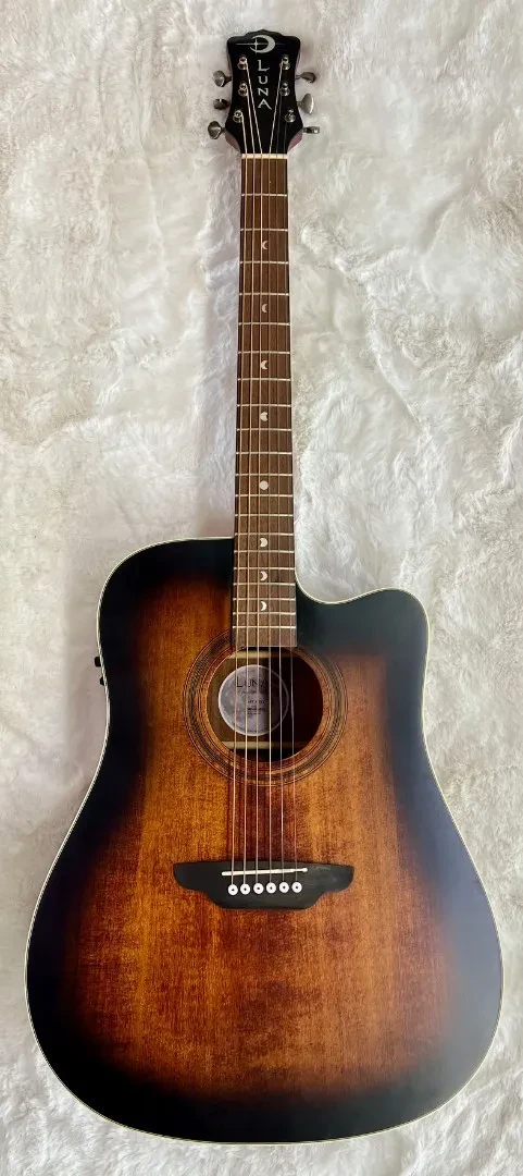 Luna Guitars Luna Art Vintage Dreadnought Cutaway Solid Top Acoustic Electric Guitar