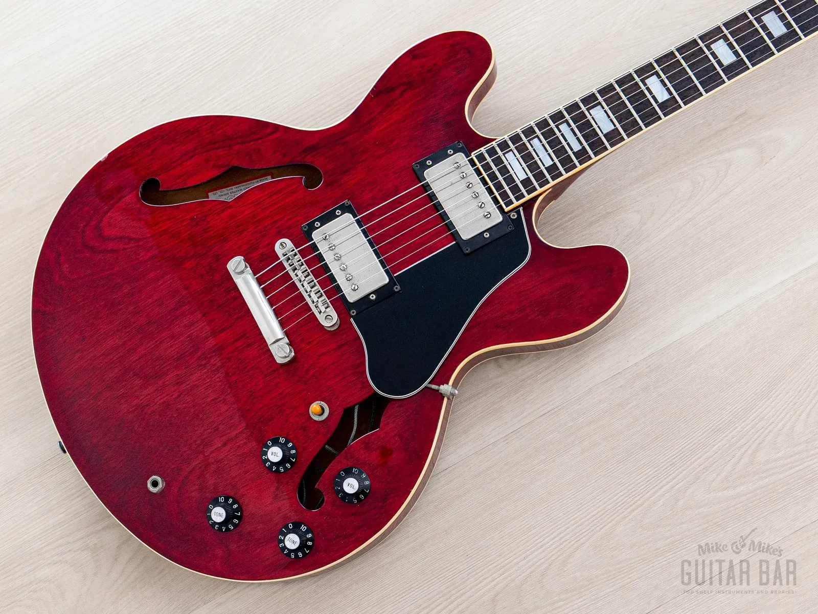 Б/У Электрогитара Greco SA-550 полуакустическая, 1979, Япония, с звукоснимателями Maxon U-1000, с кейсом