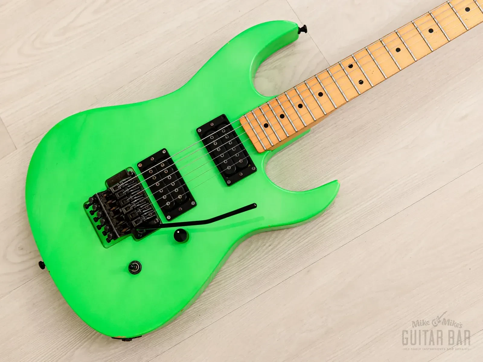 Б/У электрогитара B.C.Rich NJ Series Gunslinger GS-MR851, цвет Slime Neon Green, 1990, C.C. DeVille