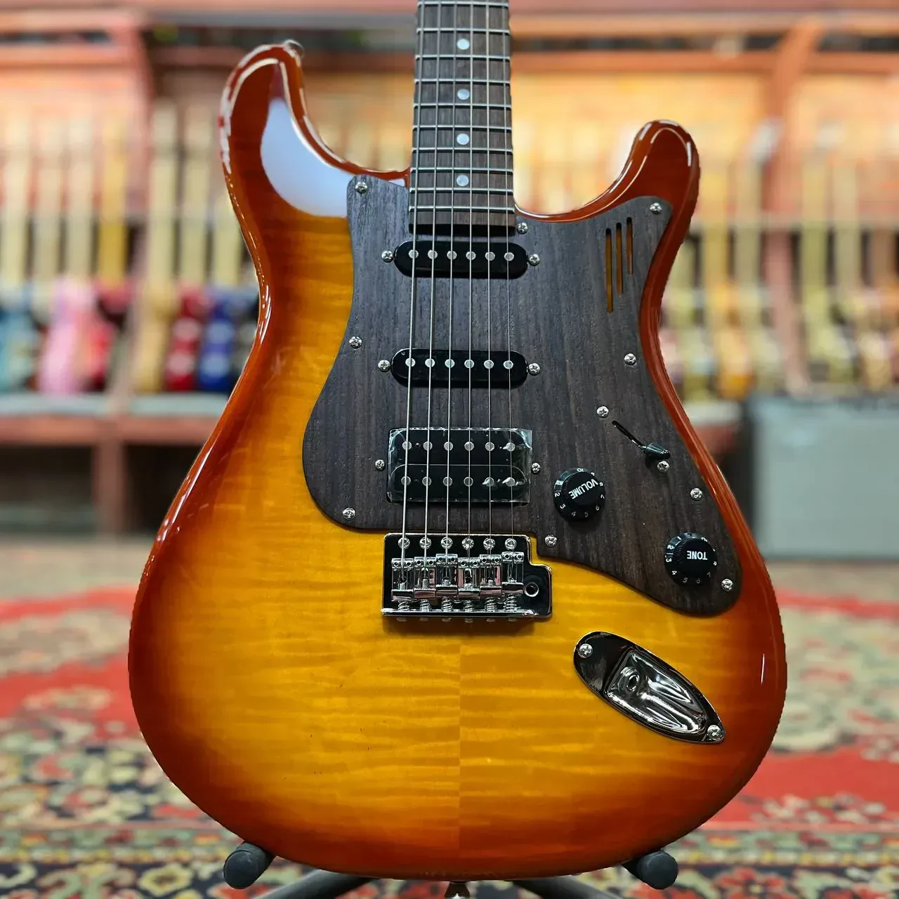 Электрогитара Magneto US-2300 RC/FMAB Sonnet Modern Stratocaster HSS Flamed Amber Burst