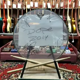 Пластик для барабана Remo 14" Ambassador Clear Snare Side с автографом группы DOPE