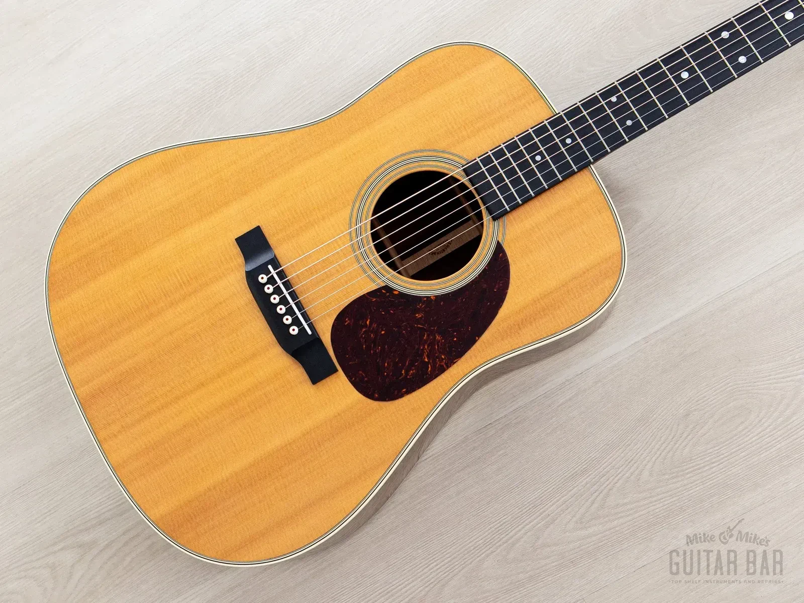 Б/У Акустическая гитара Martin Guitars D-28 Standard Series Reimagined 2021 с кейсом, бирками