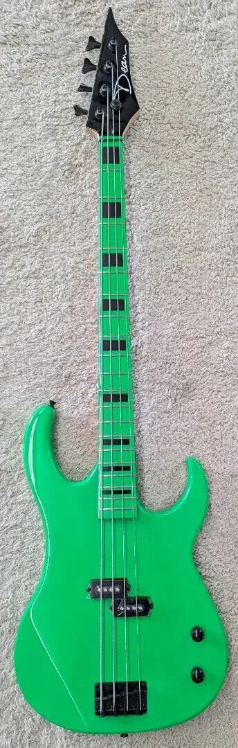 Бас-гитара Dean Guitars Custom Zone Bass Nuclear Green