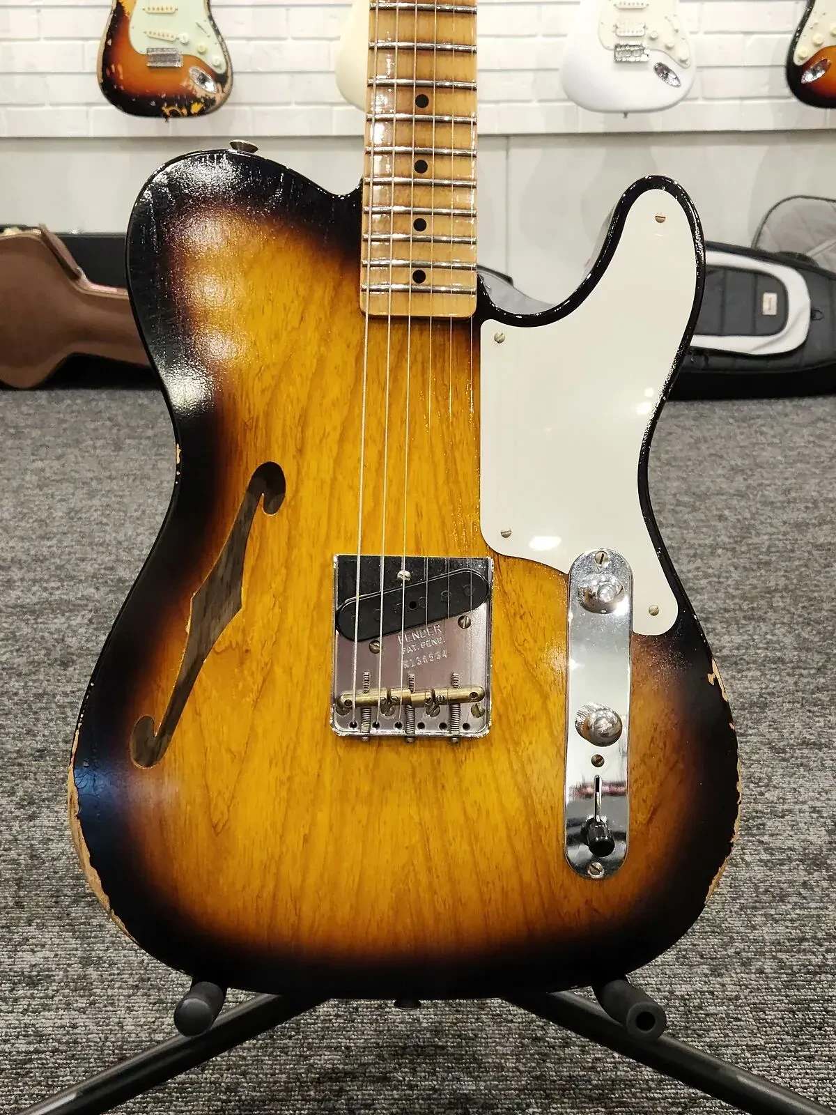 Электрогитара Fender Custom Shop Red Hot Esquire Relic 2-Color Sunburst, Birdseye Maple FB