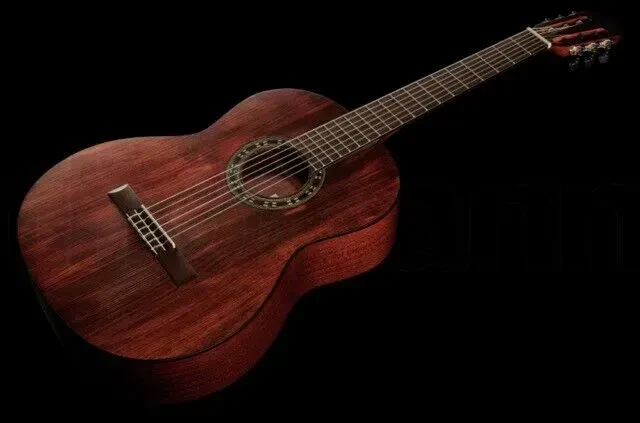 Классическая гитара LaMancha Romero Granito 32-N-SCR