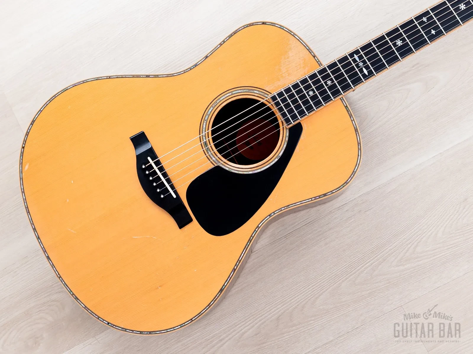 Б/У Акустическая гитара Yamaha LL36 ARE Jumbo, нитролак, 2008, с кейсом