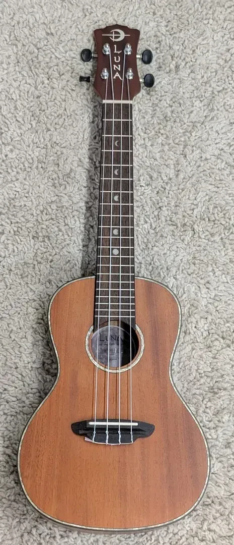 Luna UKE MAH-SMC-1 Concert size Ukulele  - Prototype