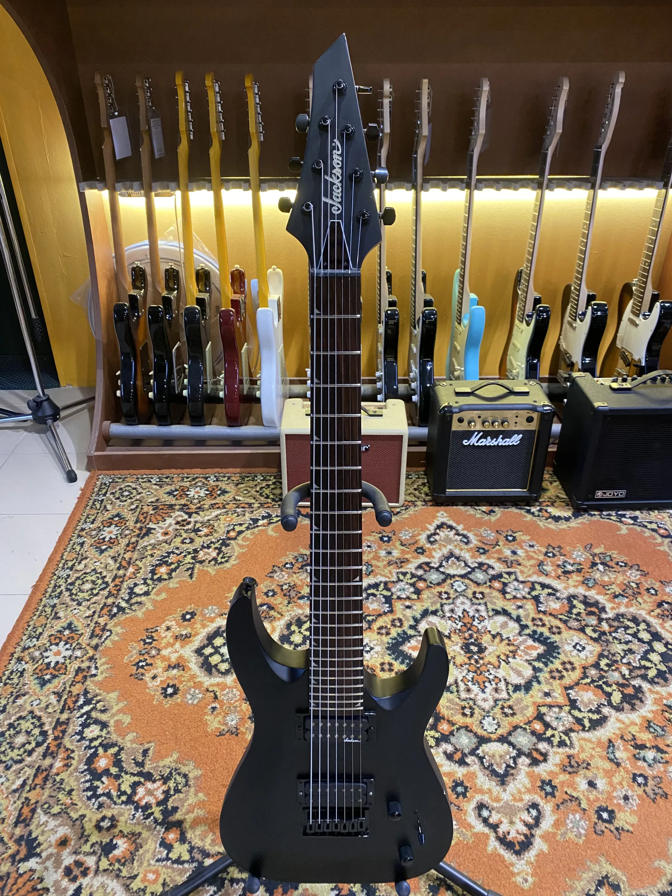 Электрогитара 7-струнная Jackson Dinky JS22-7 DKA HT Arch Top Satin Black