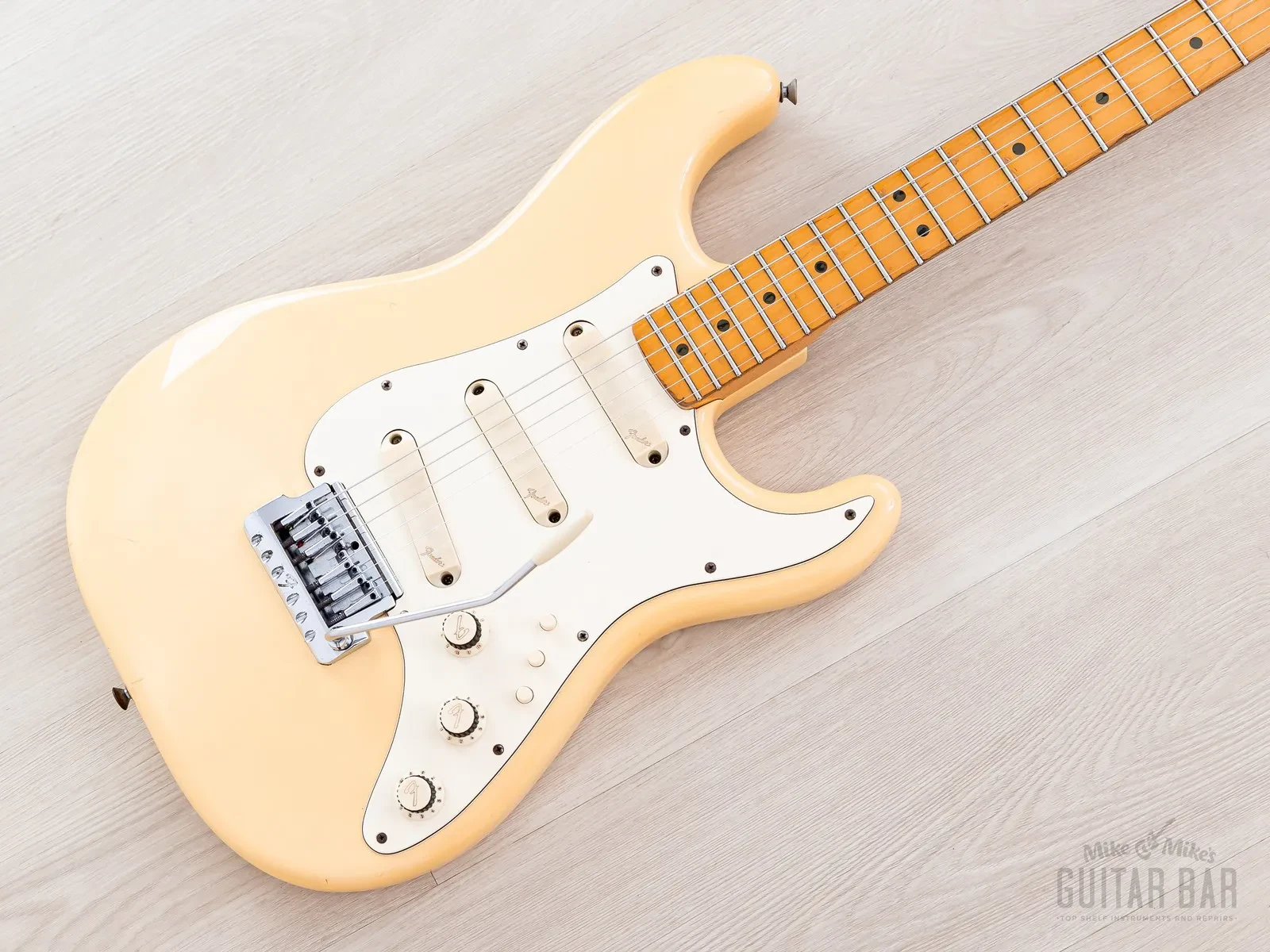 1983 Fender Stratocaster Elite Vintage Guitar 100% Original w/ Case