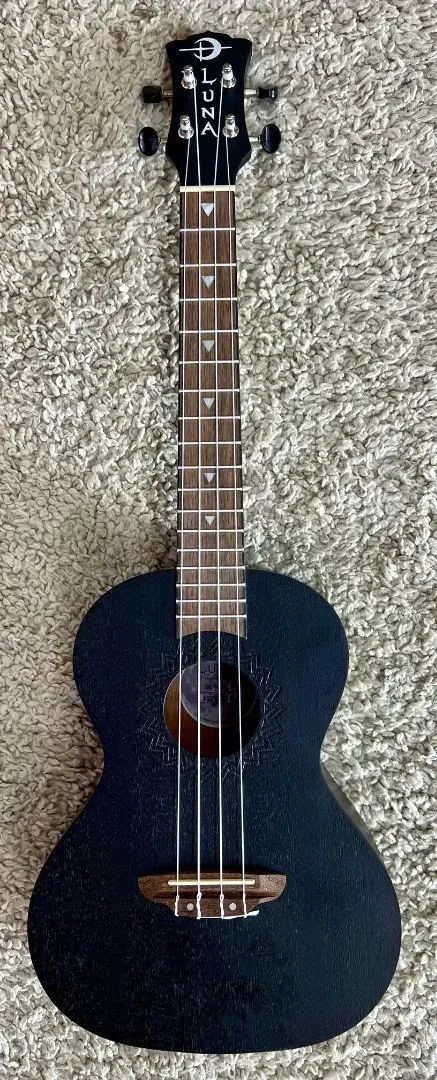 Укулеле Luna Guitars UKEVMTBKS Tenor Black Satin