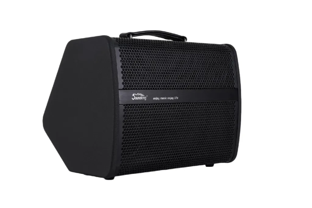 K240 Комбоусилитель гитарный, портативный, 240Вт, Soundking