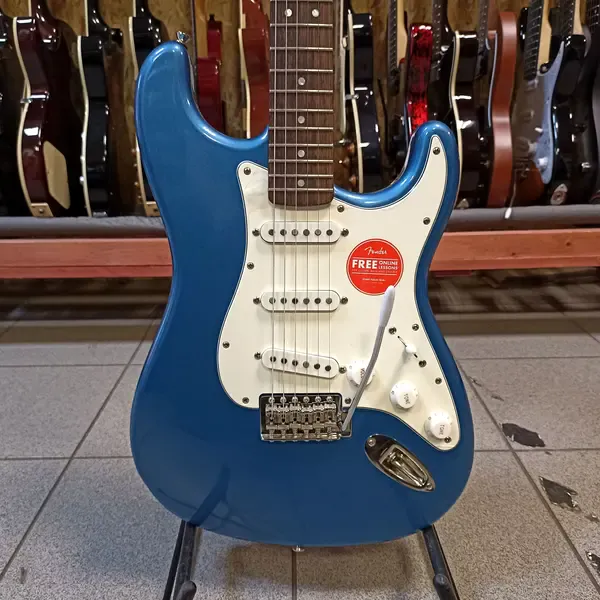 Электрогитара Fender Squier Classic Vibe '60s Stratocaster SSS Lake Placid Blue  Indonesia 2022