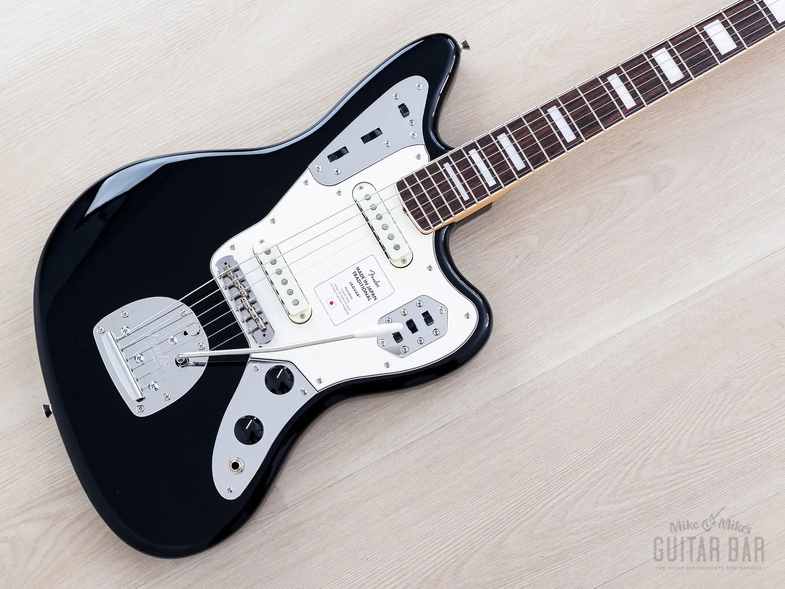 Б/У электрогитара Fender Traditional II Late '60s Jaguar Black, Blocks & Binding (Japan, MIJ)
