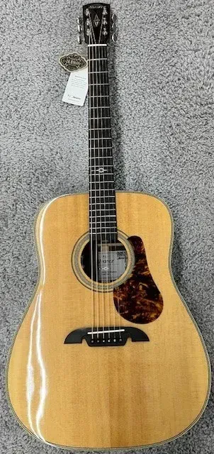 Электроакустическая гитара Alvarez MD70e Herringbone Masterworks Natural