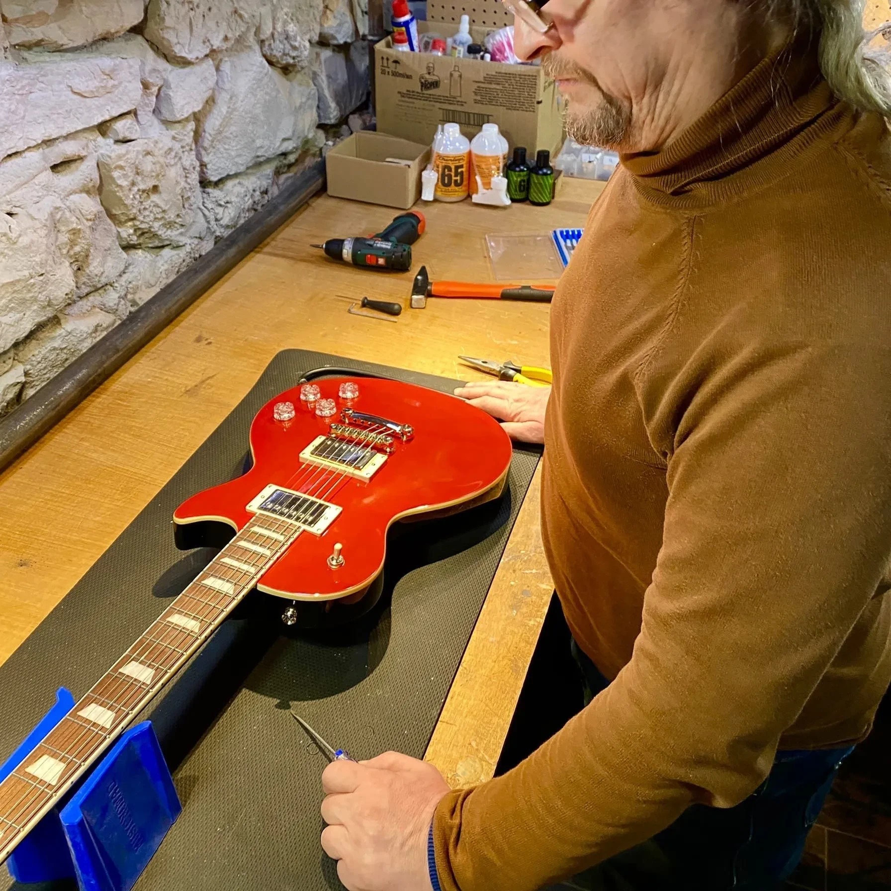 Ремонт гитар в Санкт-Петербурге - 1