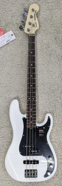 Fender American Performer Precision Bass Guitar with Gig Bag - Arctic White