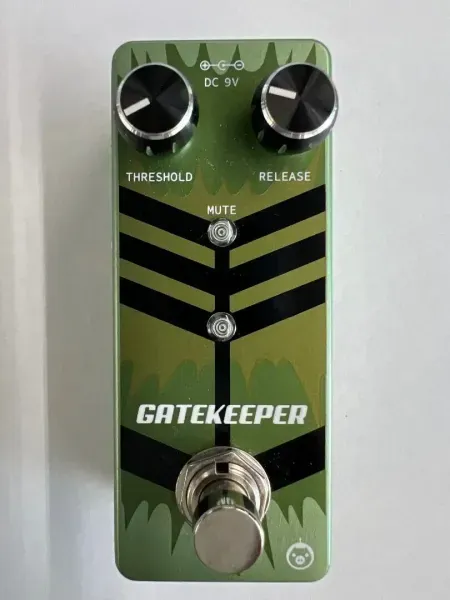 Педаль эффектов для электрогитары Pigtronix Gatekeeper Micro Hum Eliminator Noise Gate