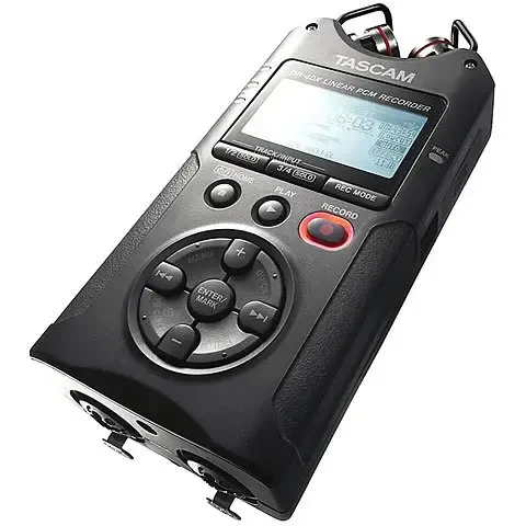 Портативный цифровой аудиорекордер Tascam DR-40X