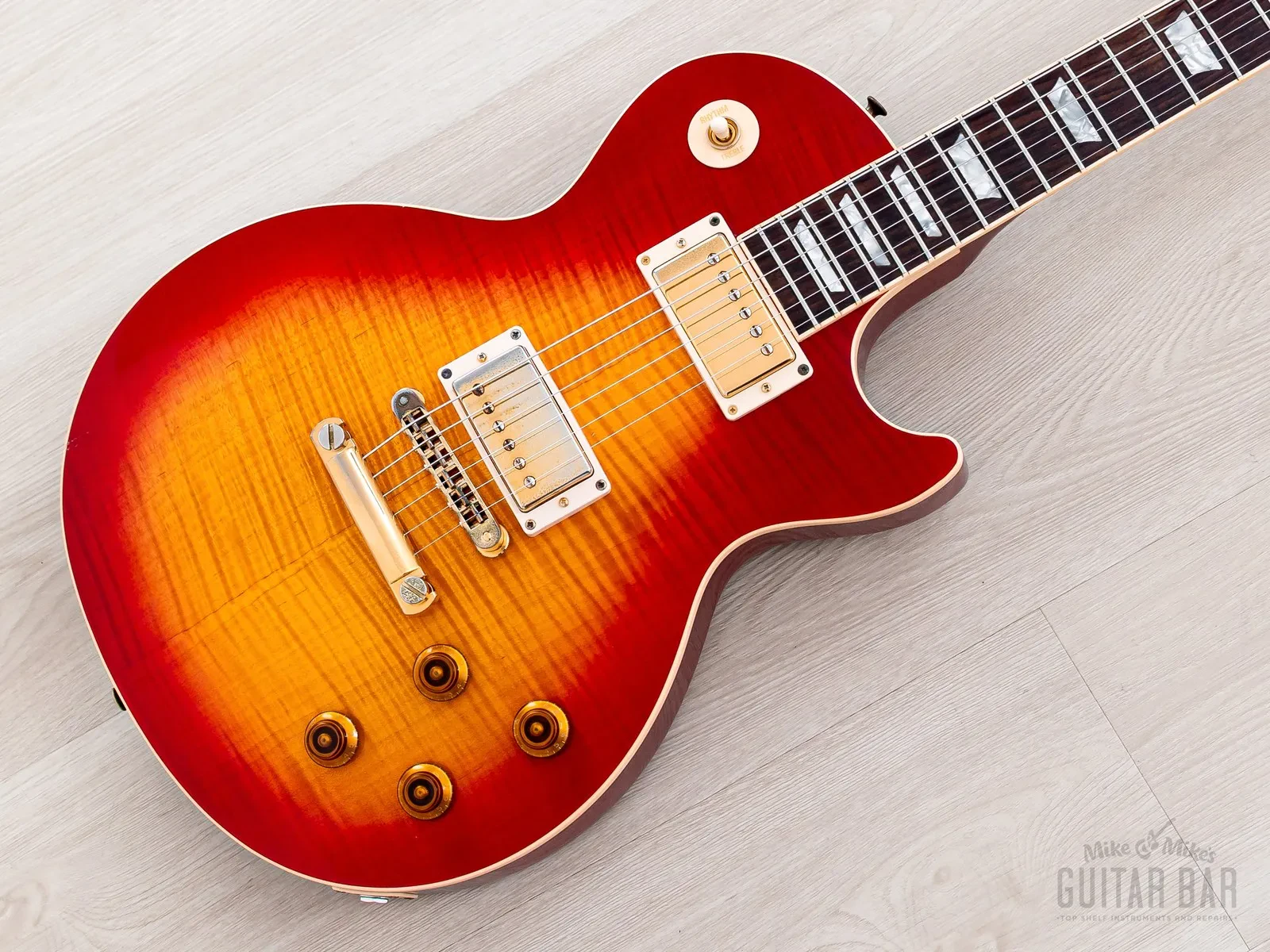 Б/У Электрогитара Gibson Les Paul Standard Plus Limited Edition Flame Top 1998 с кейсом