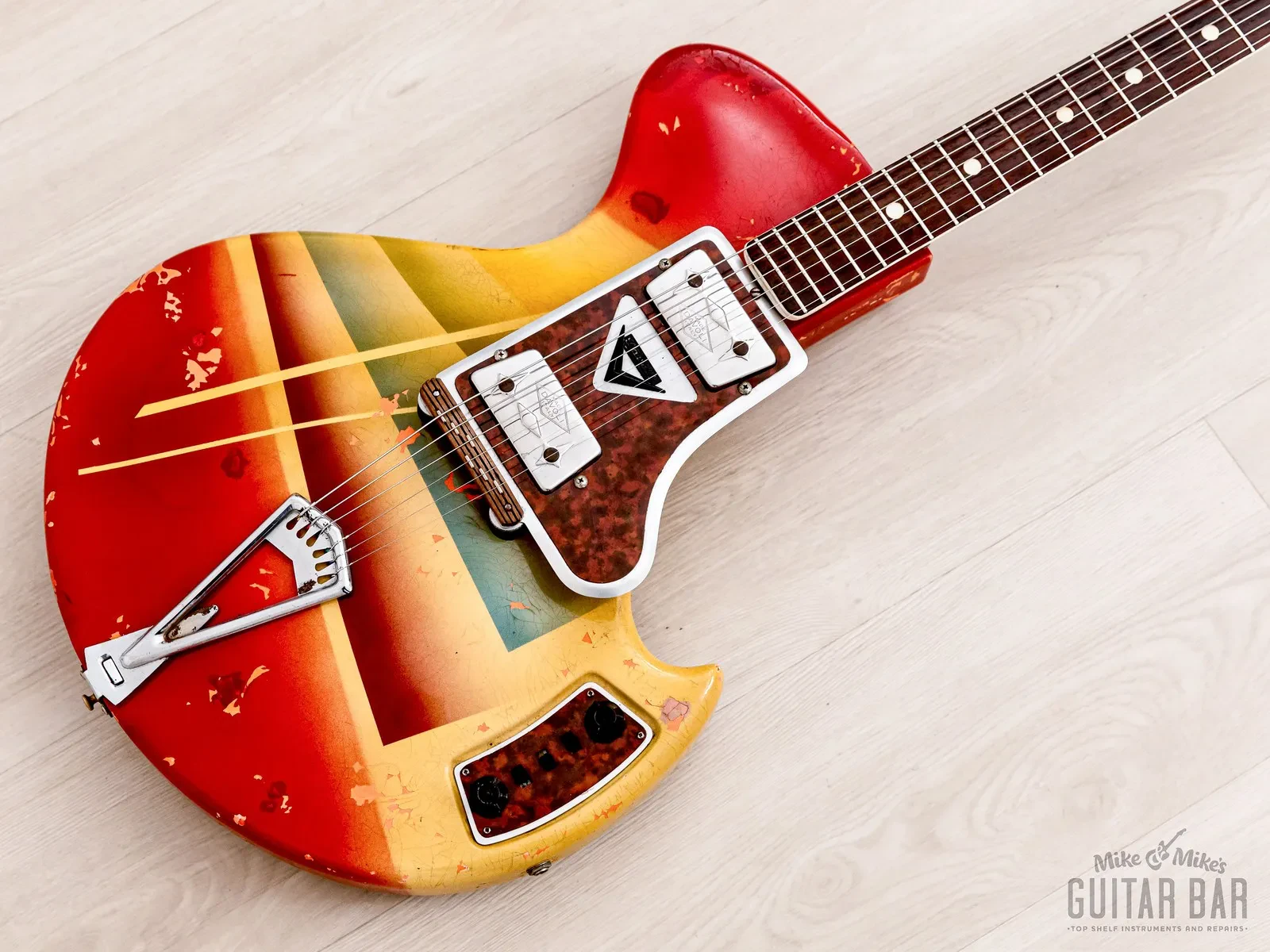 Б/У электрогитара Wandré Rock Oval 1960s алюминиевый гриф с кейсом