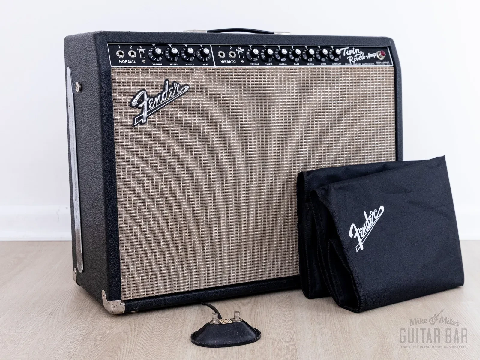 Б/У Комбоусилитель для электрогитары Fender Twin Reverb Black Panel ламповый, 2x12", с динамиками Oxford 12T6, с футсвитчем (1965)