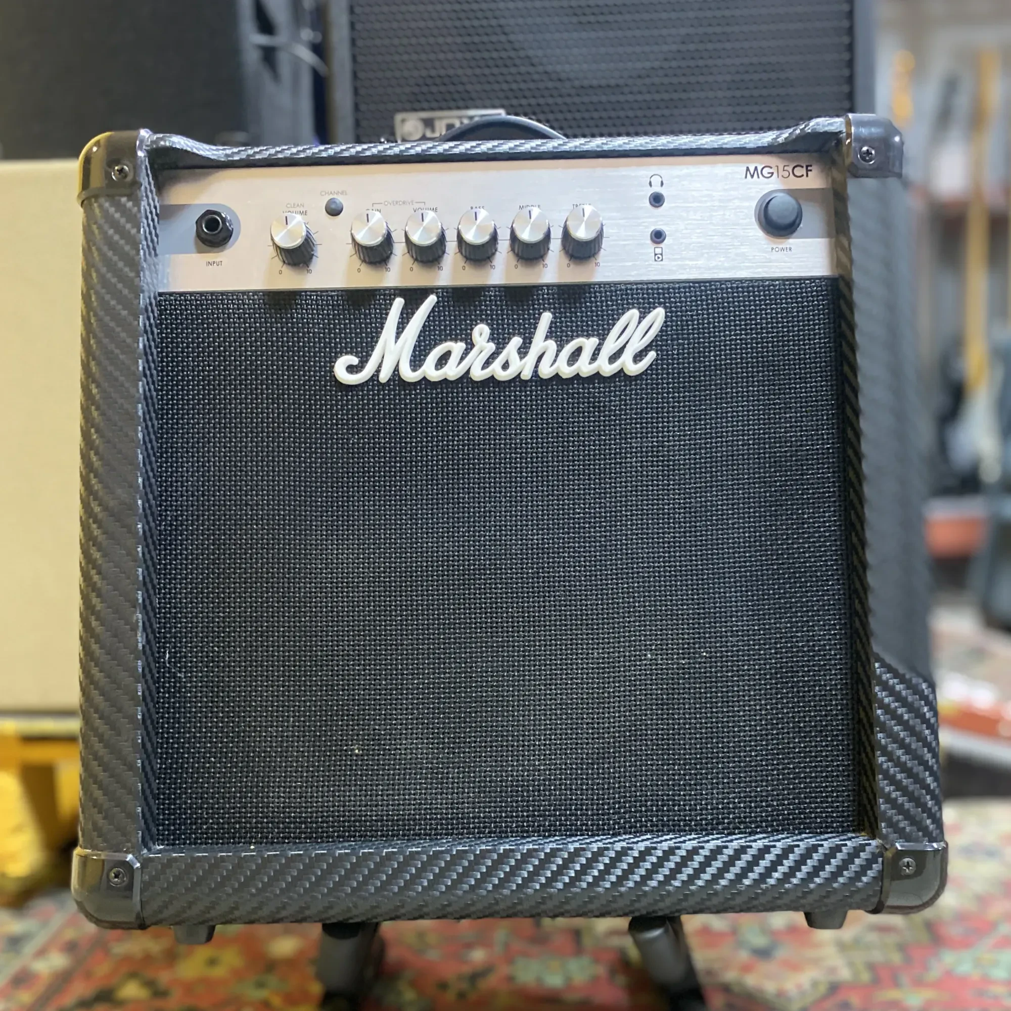 Комбоусилитель для электрогитары Marshall MG15CF Black Vietnam 2020's