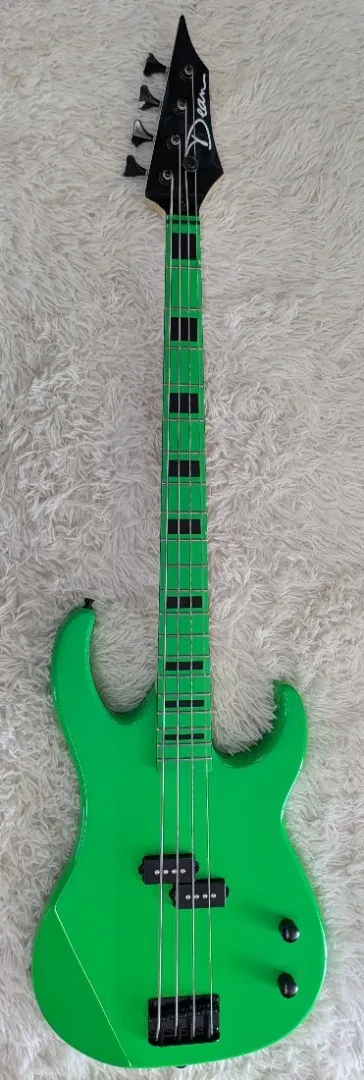 Dean CZONE BASS NG Custom Zone 4-String Bass Guitar Nuclear Green