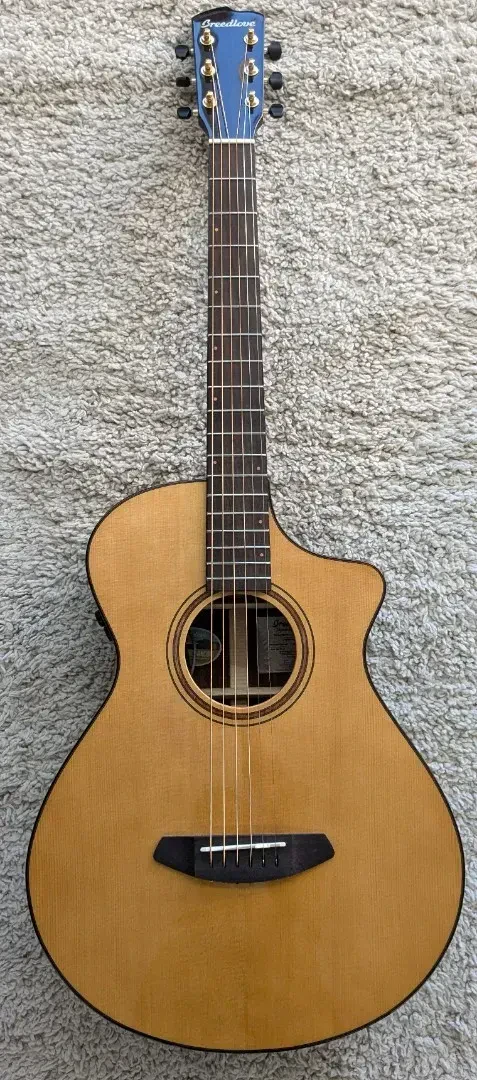 Электроакустическая гитара Breedlove Performer Pro Concertina CE Aged Toner