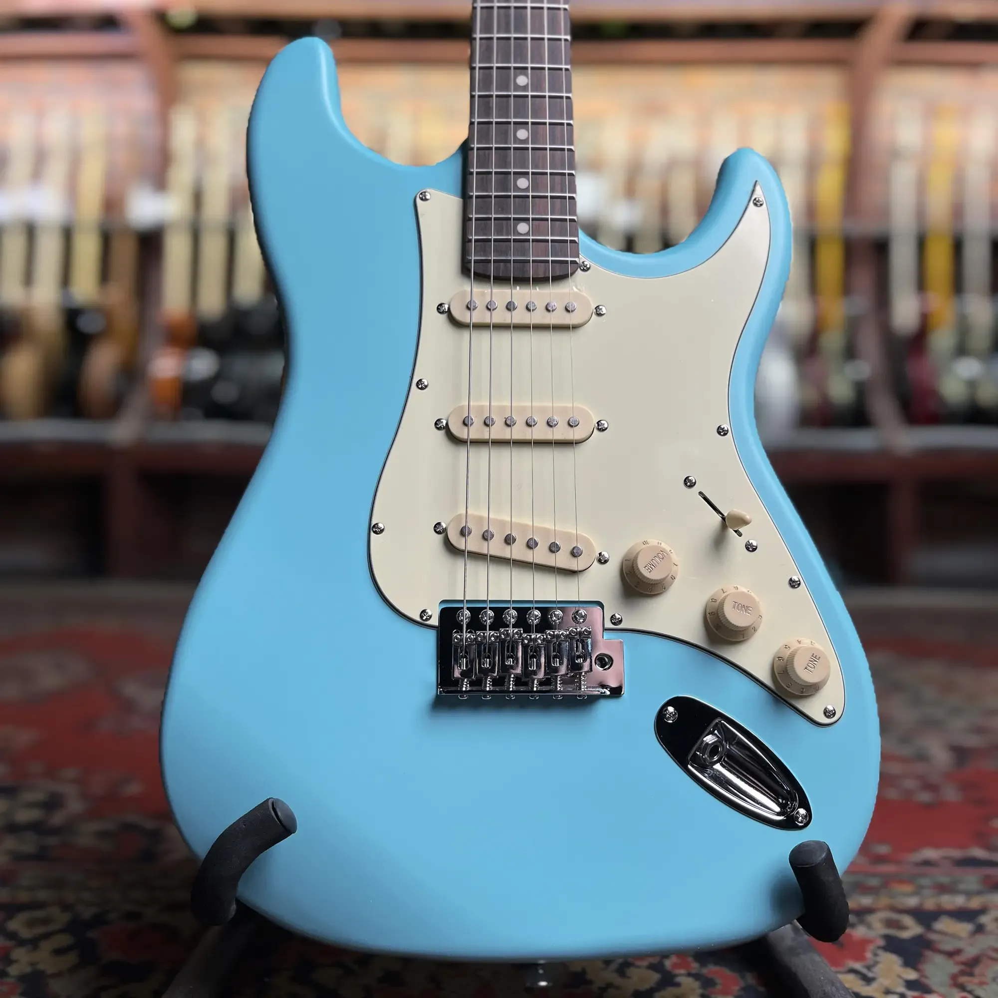 Электрогитара DeMarco DMSEST202 Stratocaster SSS Sky Blue