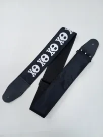 MZ-RGE-7-1ApJRogerBk Ремень для гитары, черный, аппликация Веселый Роджер, MEZZO