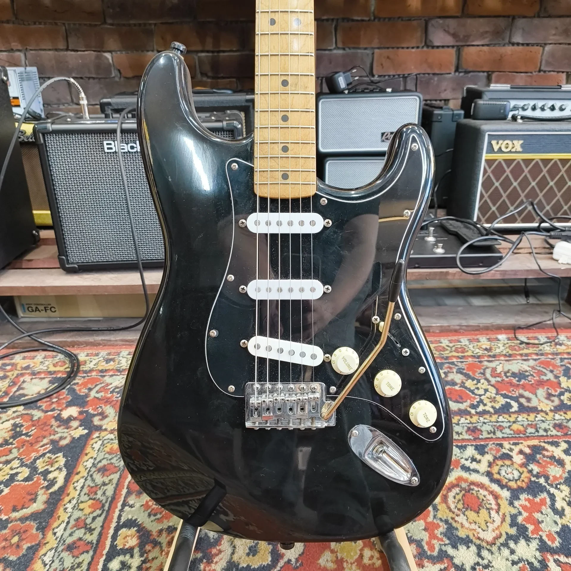 Электрогитара Fender Standart Series Stratocaster S-S-S Mexico 1995