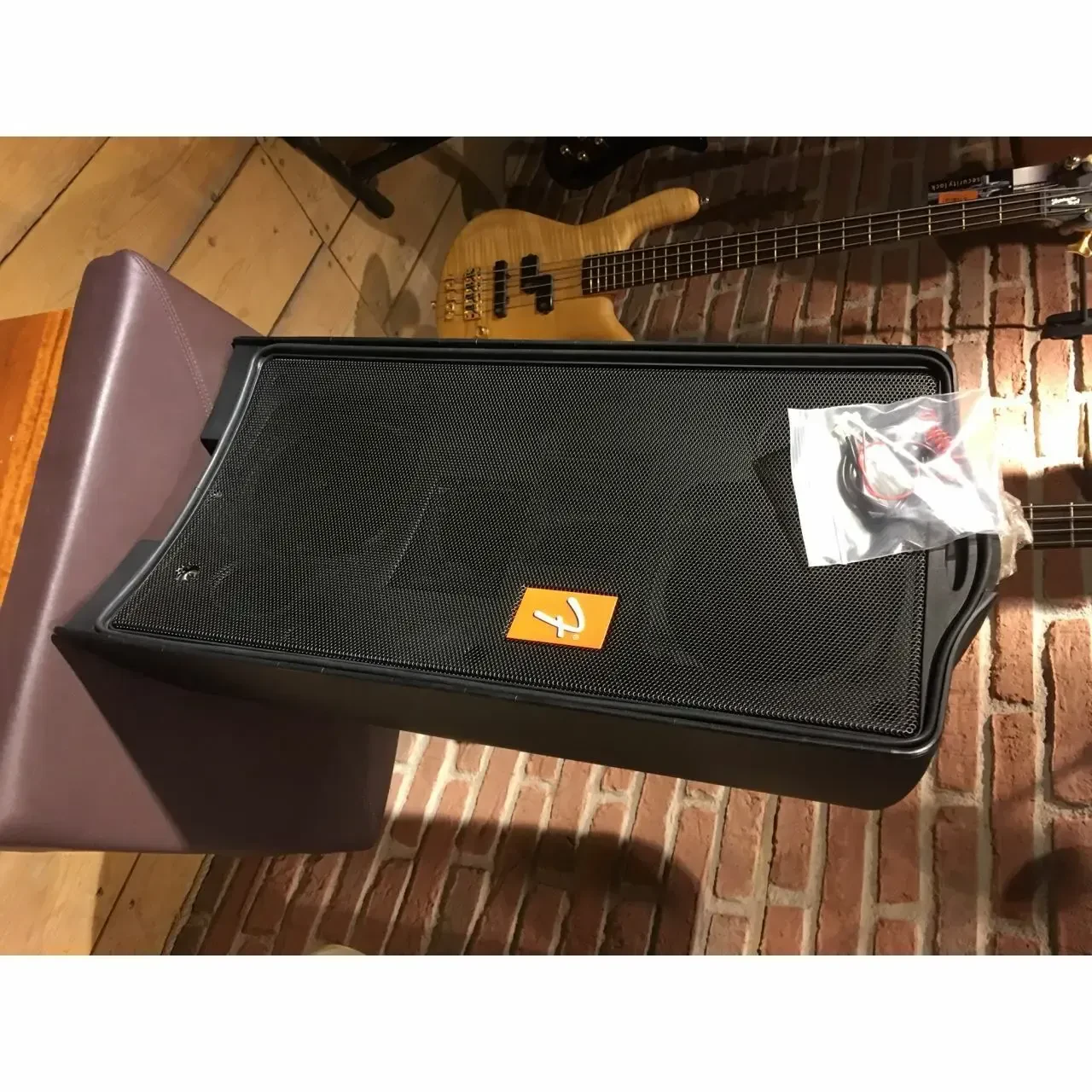 Акустический корпус Fender Passport Deluxe 250 (без динамика)