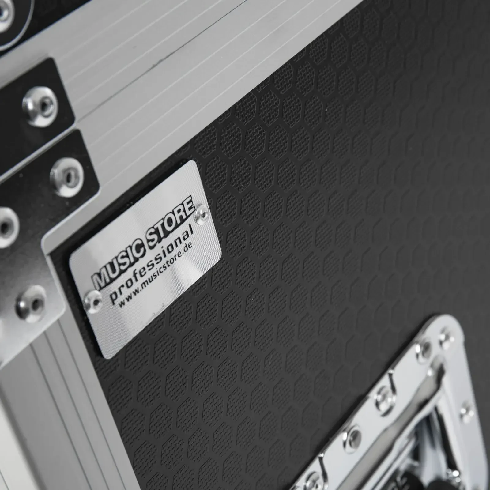 Изображение №6