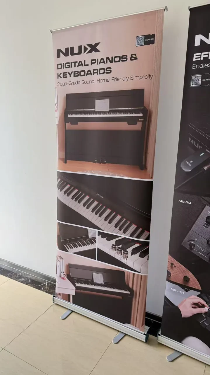 Стойка для клавишных Nux с колесами