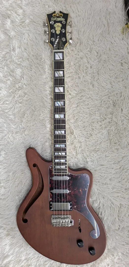 Б/У Электрогитара D'Angelico DADBEDSHMWLNTR offset, semi-solid, цвет: матовый орех