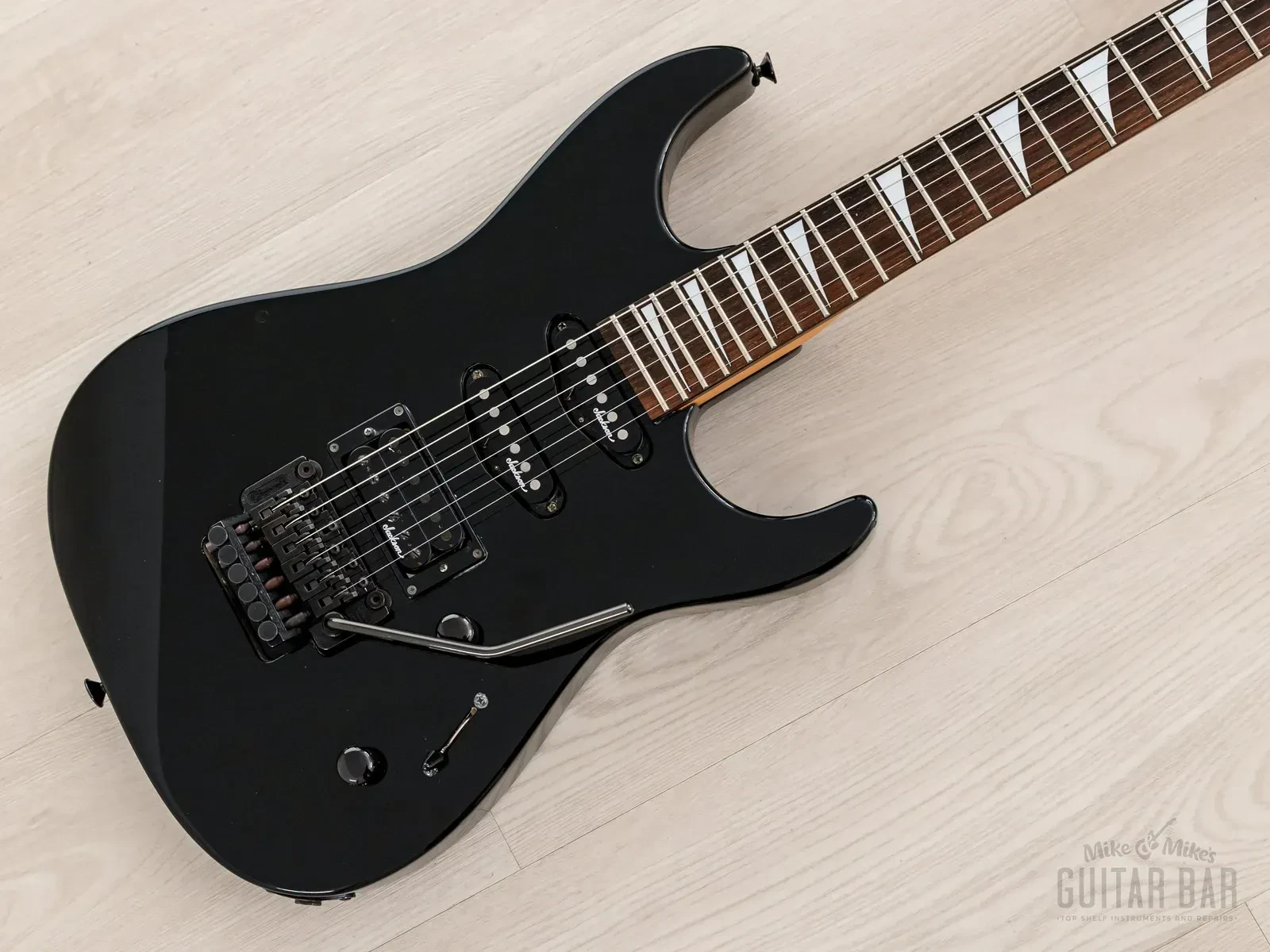 Б/У электрогитара Charvel DK-085-SSH SSH, Floyd Rose, Superstrat, черный, 1989, Япония