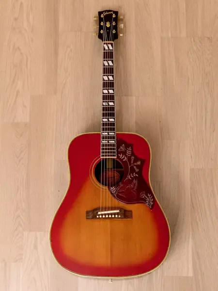 Акустическая гитара Gibson Hummingbird Dreadnought Cherry Sunburst USA 1965 w/case