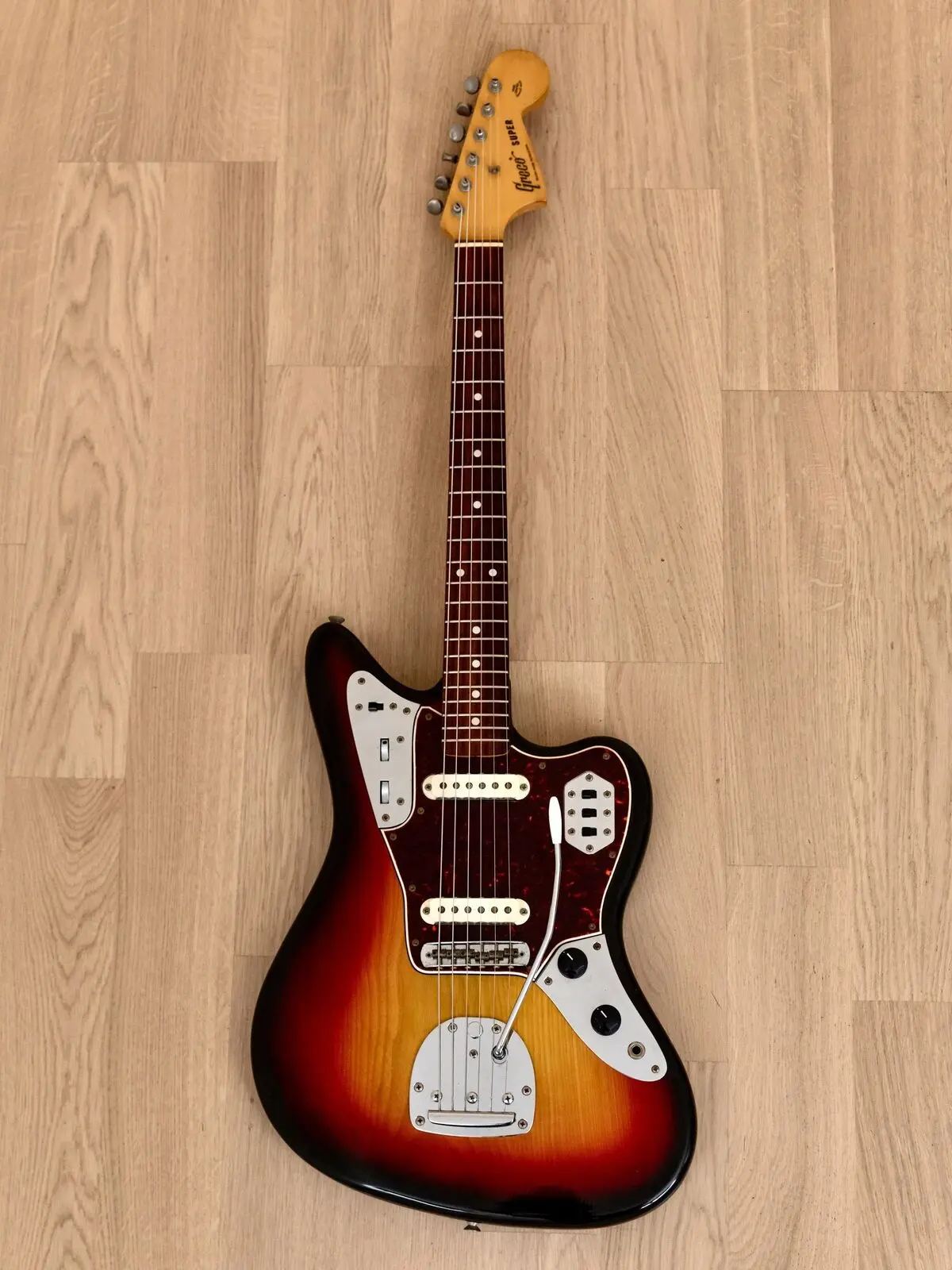 Электрогитара Greco Super Real JG700 Jaguar Sunburst Japan 1980
