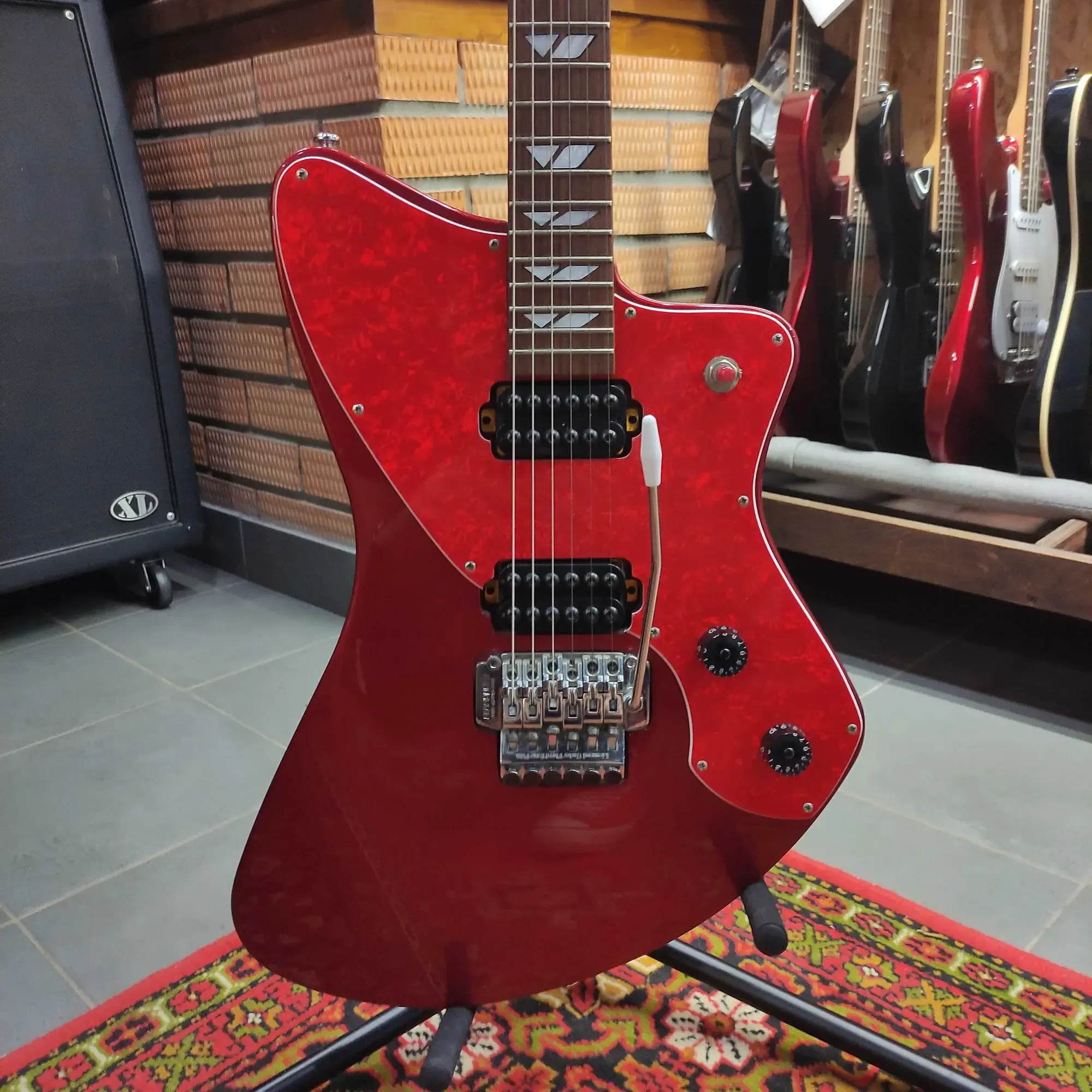 Burny H-65 赤 シャチ Fernandes HIDE