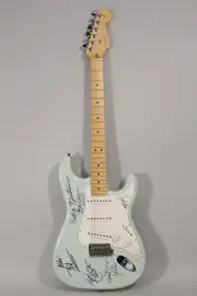 Электрогитара Fender American Standard Stratocaster Sky Blue w/case USA 2002