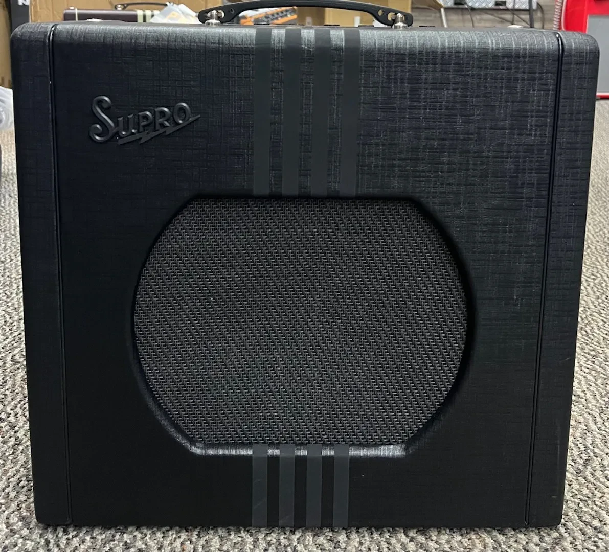 Supro Delta King 12 15 Watt 1 x 12" Tube Combo Amp - Black with Black Stripes -B