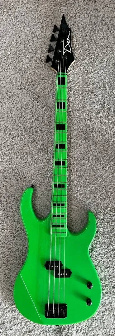Dean CZONE BASS NG Custom Zone 4-String Bass Guitar Nuclear Green