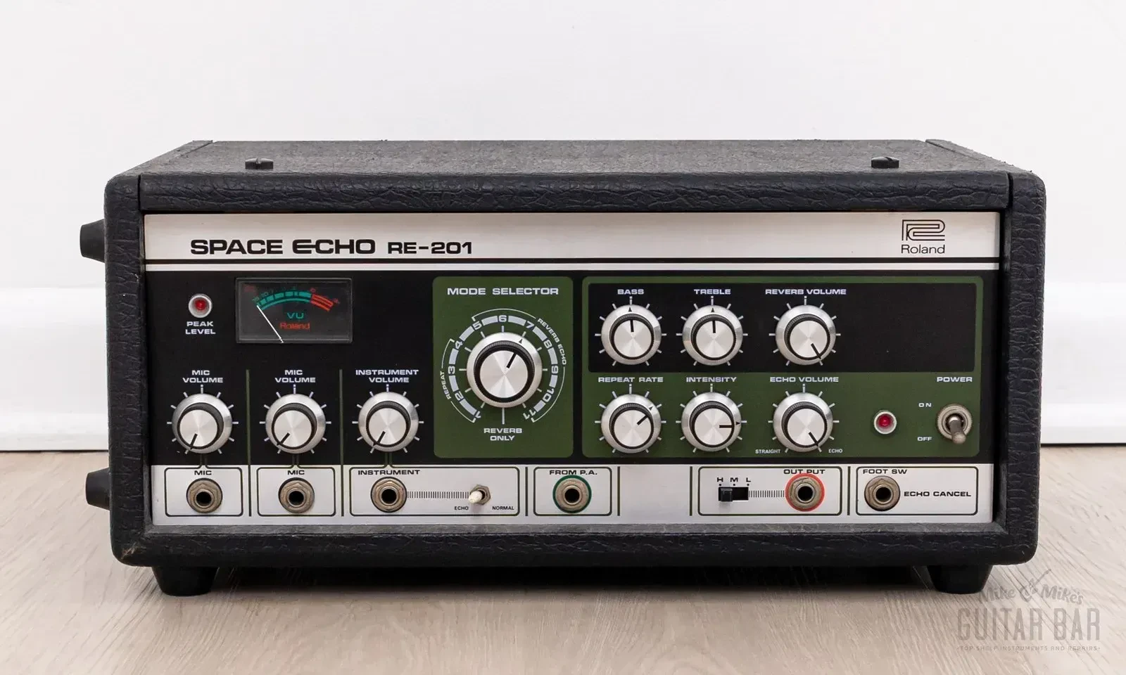 Процессор эффектов Roland Space Echo RE-201 Analog Tape Delay Japan 1983