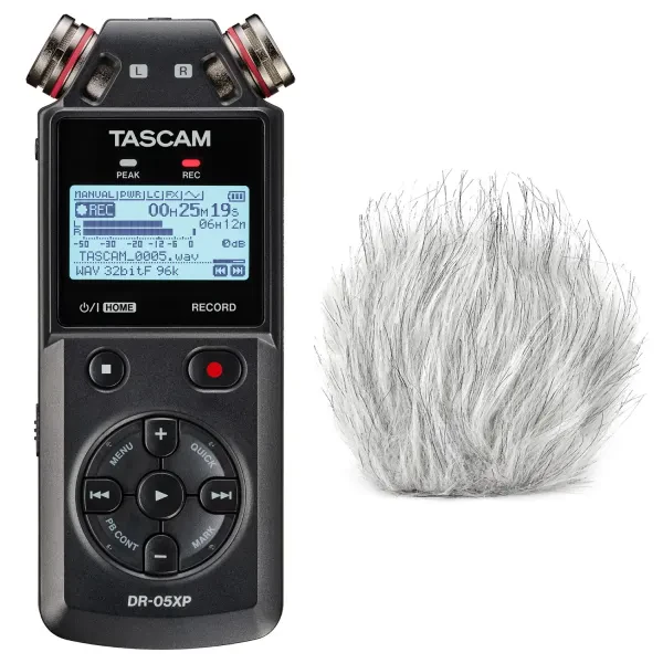 Рекордер Tascam DR-05XP с ветрозащитой